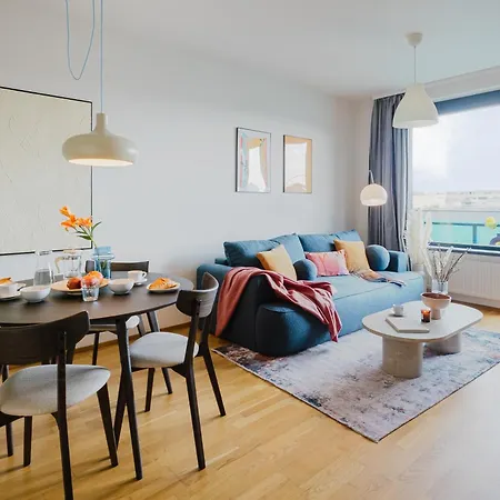 Days - Family Friendly One-bedroom With Balcony, Tv & Netflix In Holesovice Daire Prag