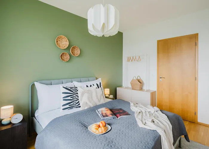 شقة Days - Family Friendly One-bedroom With Balcony, Tv & Netflix In Holesovice