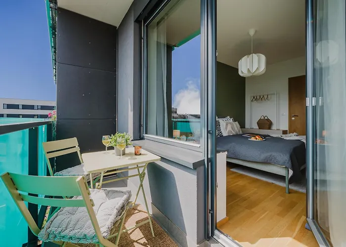 شقة Days - Family Friendly One-bedroom With Balcony, Tv & Netflix In Holesovice